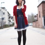 Rouge et bleue à petits pois