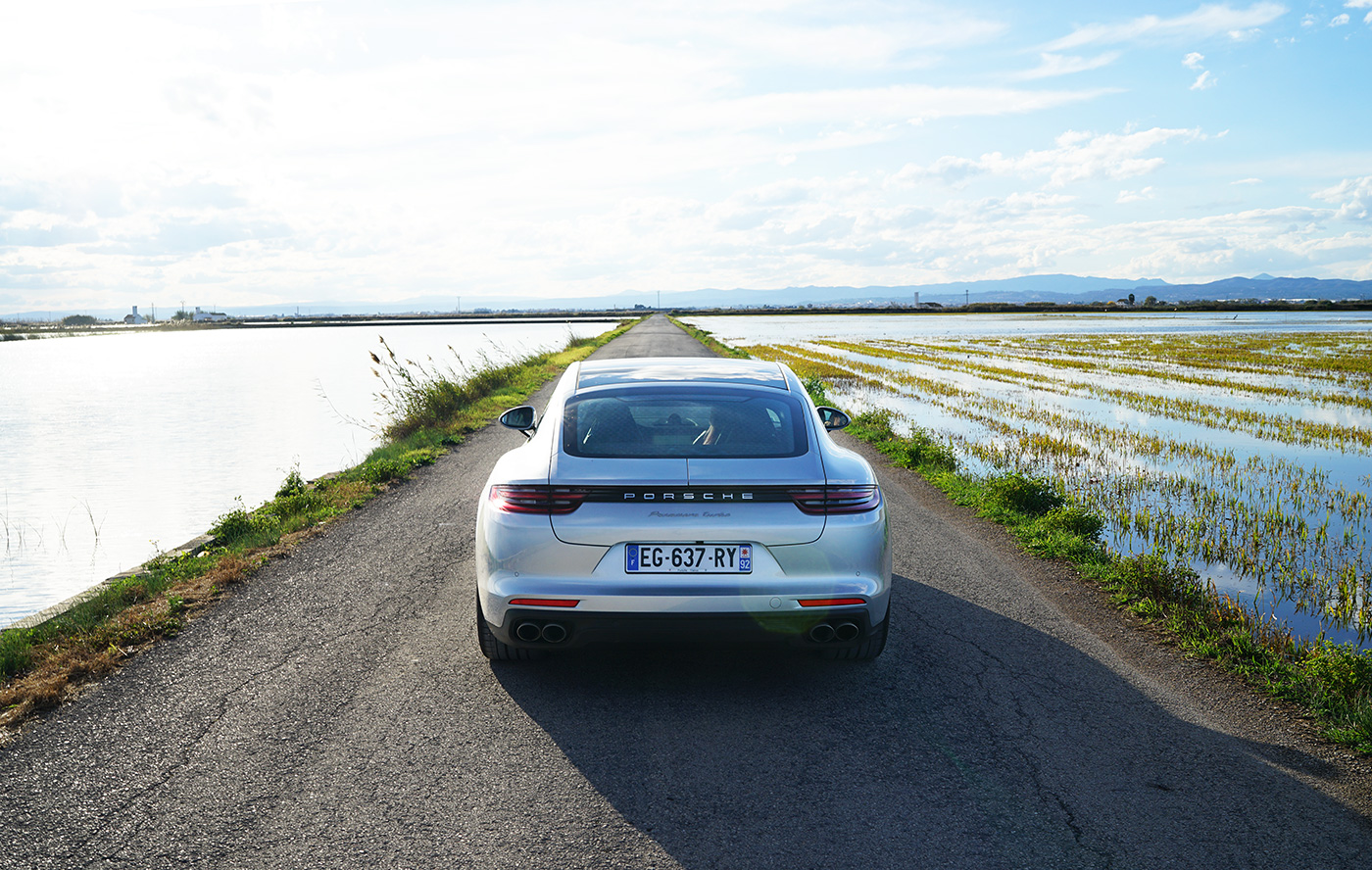 porsche-panamera-arriere