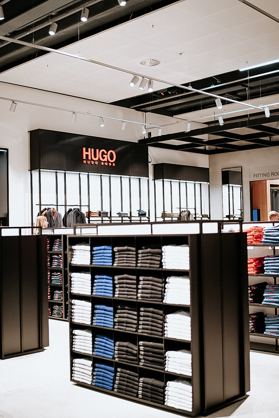 hugo boss outlet return policy